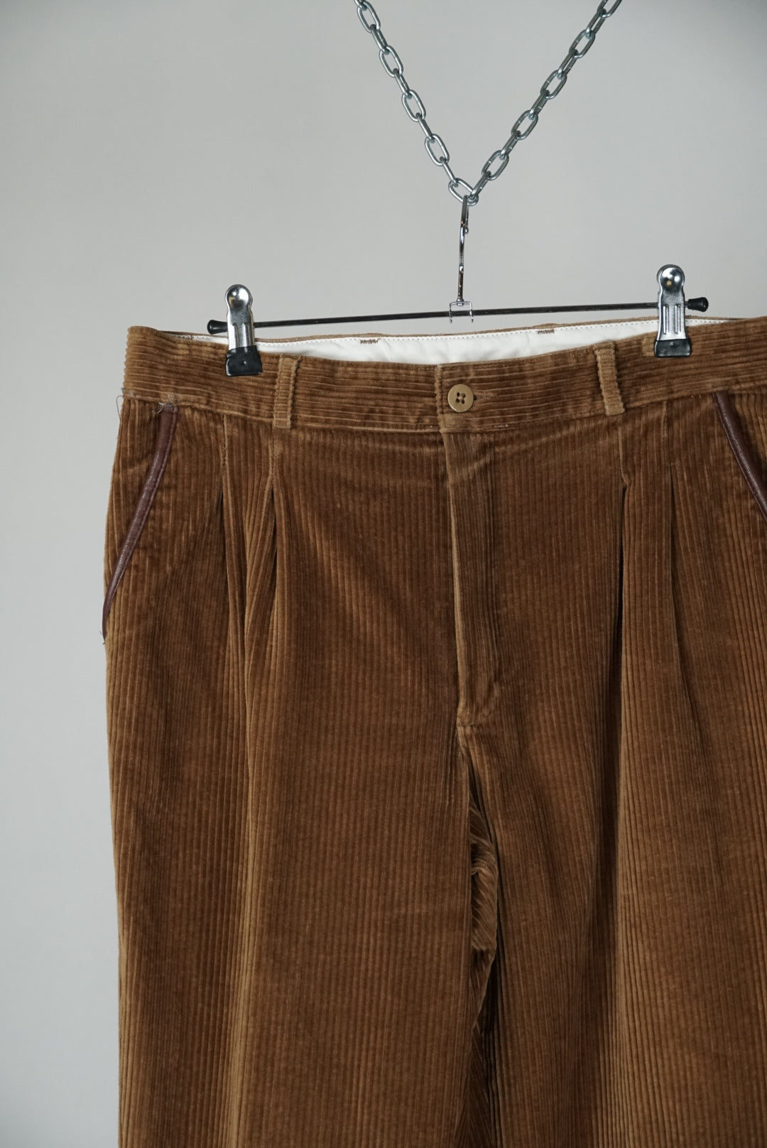 Pantalon velours côtelé marron