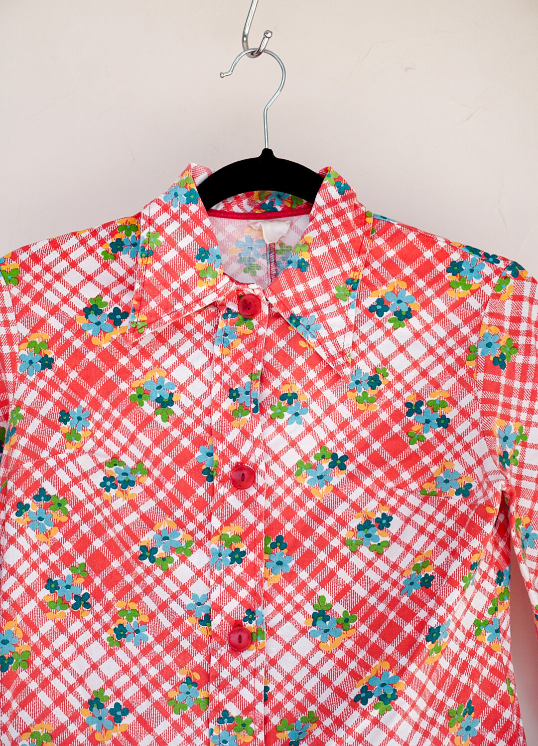 Robe mini 70's rouge à carreaux et fleurs
