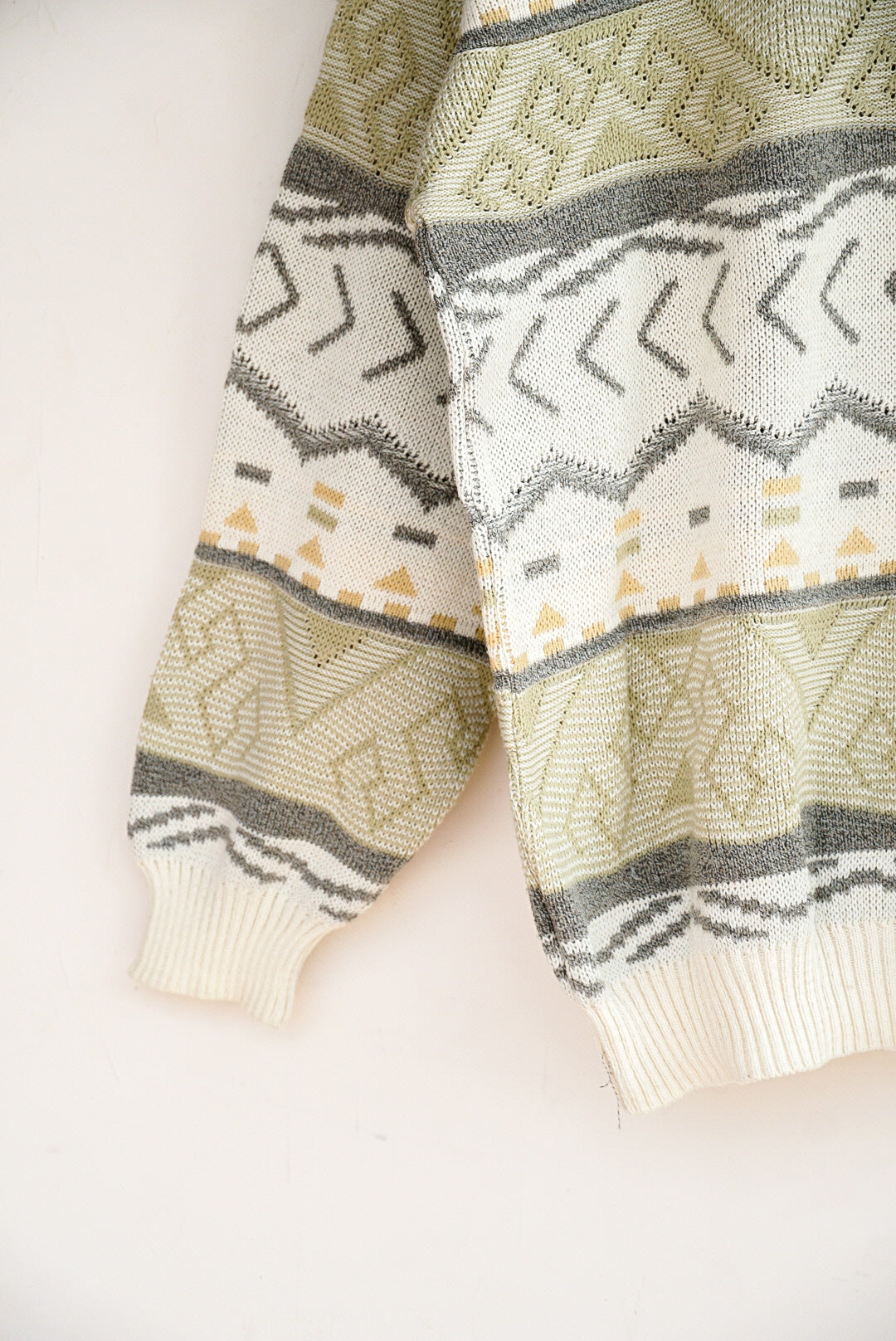 Pull blanc cassé à motif aztèque