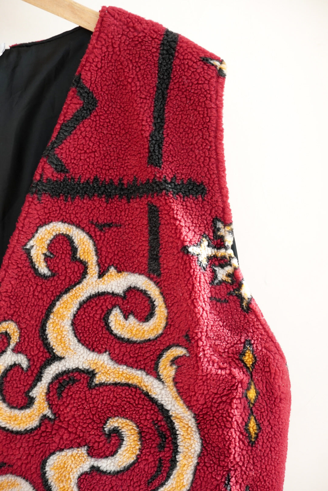 Gilet sans manches en polaire rouge
