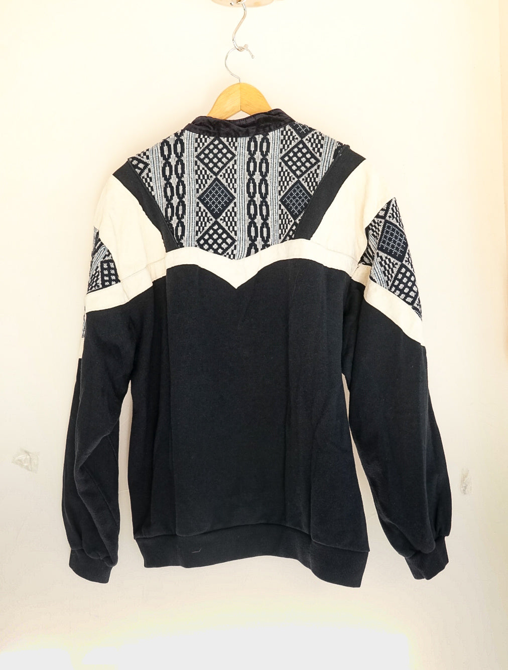 Sweat noir empiècement velours 80's