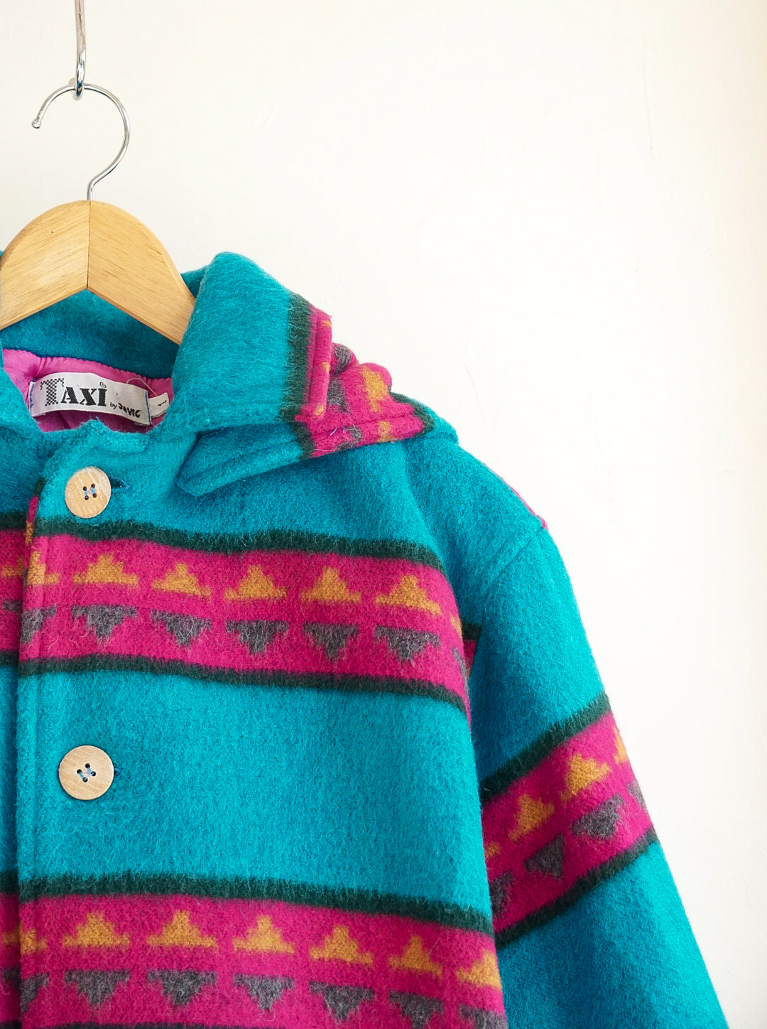 Veste bleu et fuschia à capuche