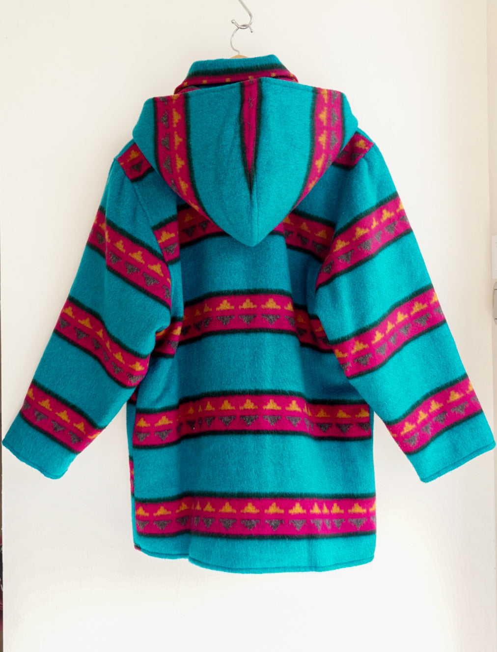 Veste bleu et fuschia à capuche