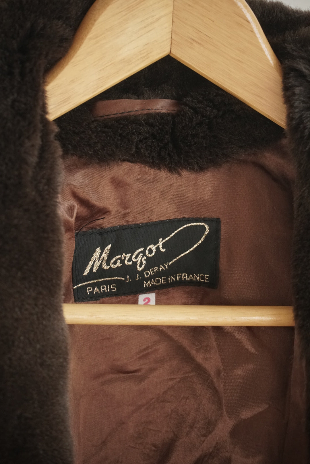 Manteau court en fourrure marron