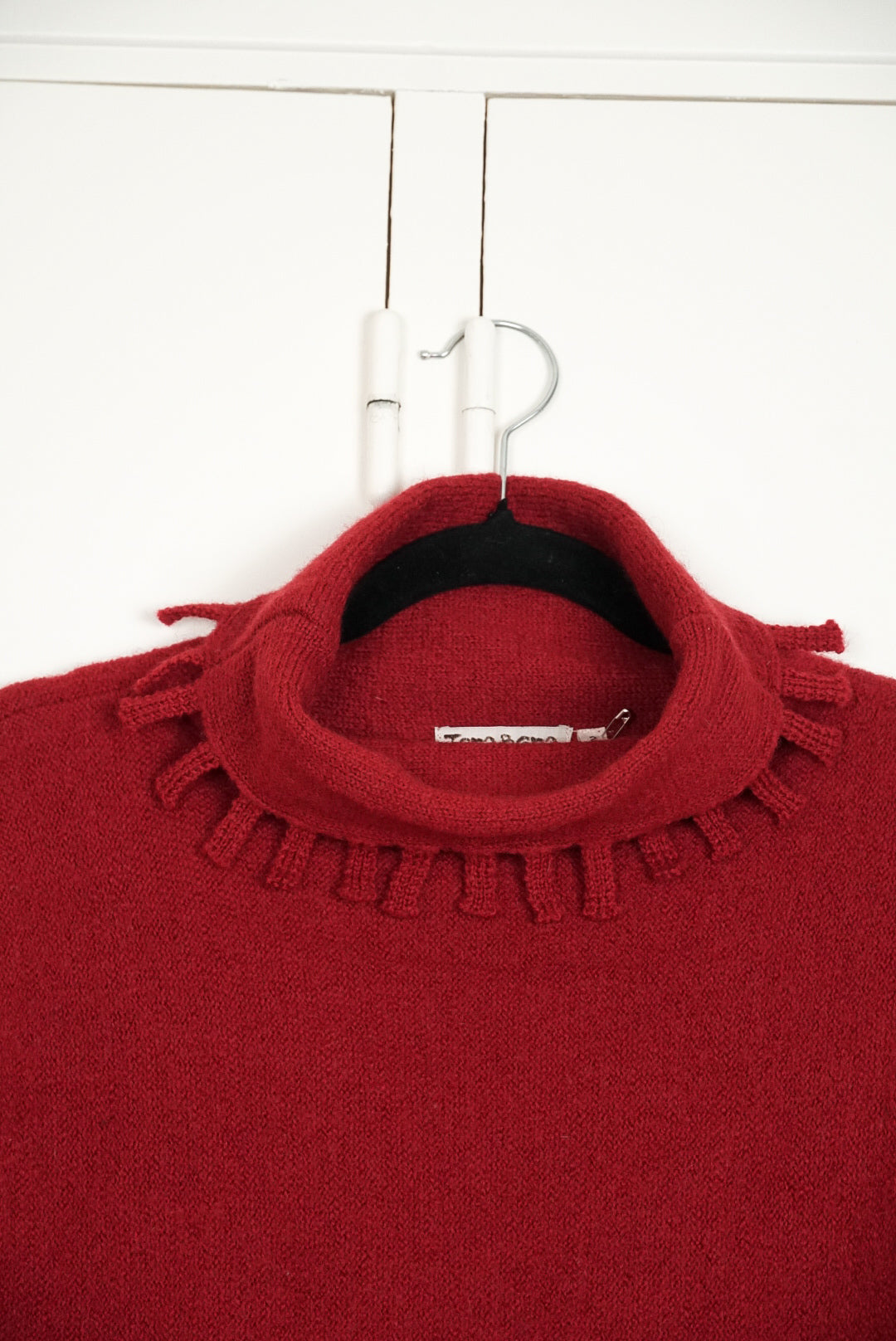 Pull rouge col roulé