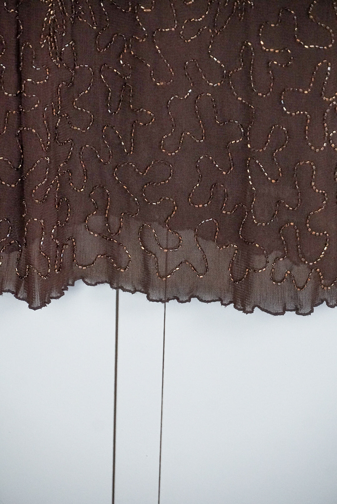 Robe marron à sequins