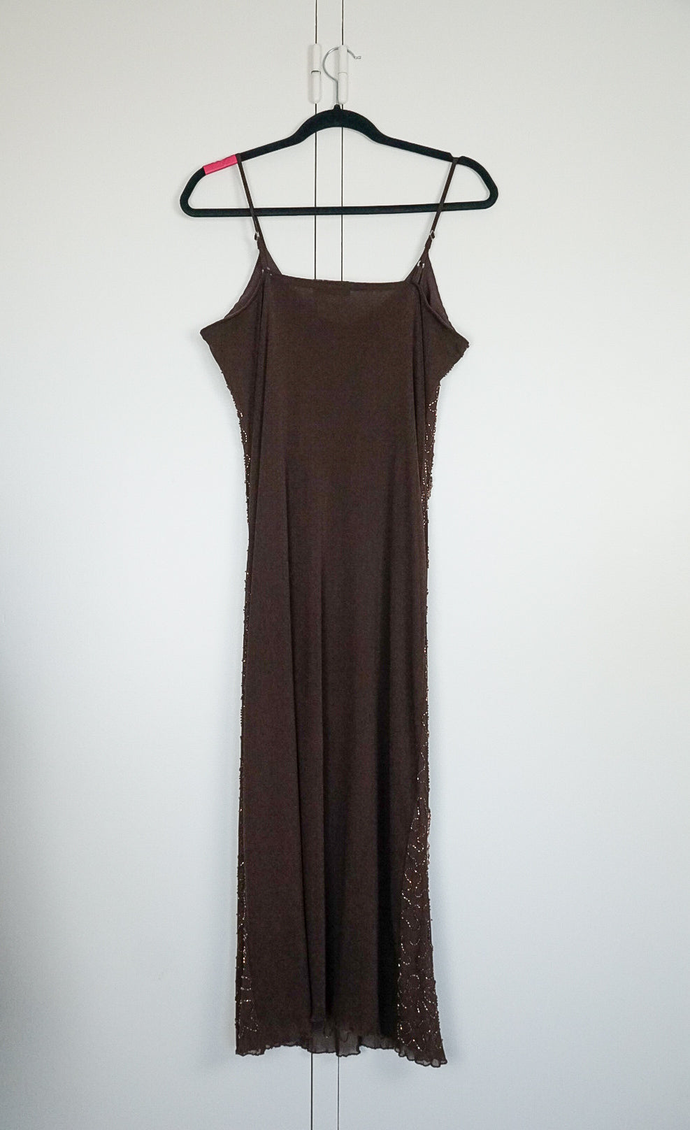 Robe marron à sequins