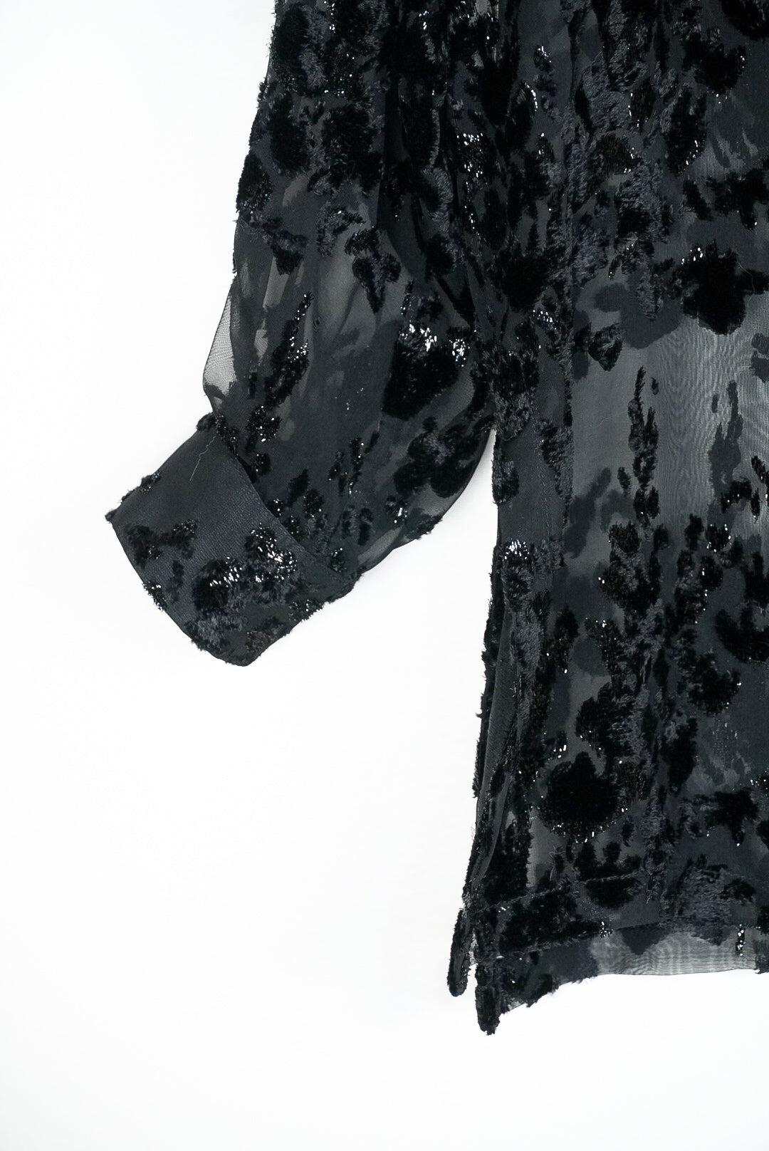 Chemise transparente en velours dévore