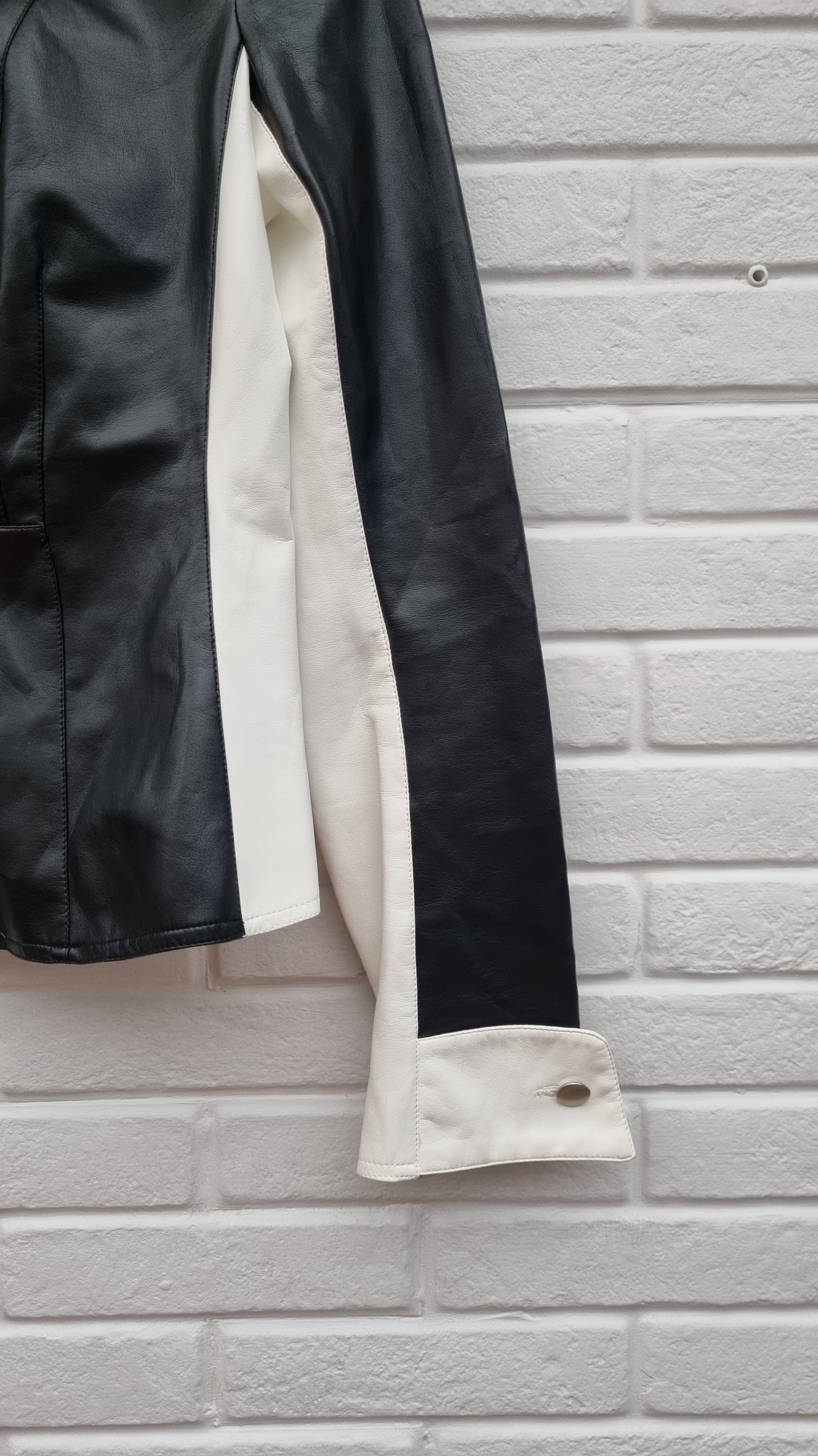 Veste vinyle noir et blanc